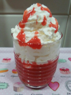 Una foto de Batido de fresas con nata