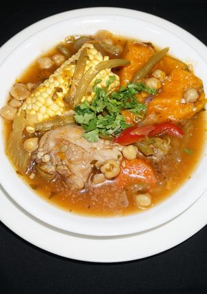 Una foto de Cazuela de pollo con garbanzos