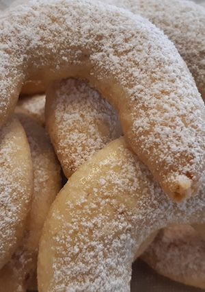 Lotti kiflik - avagy bécsi hókifli az omlós, illatos csoda recept fotója