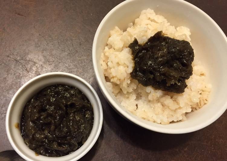 Homemade Noritukudani (laver boiled in soy sauce)