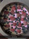 Muffin Cake {With Strawberries, Blueberries} and Cashew Crumble By: Nailea Zoja!