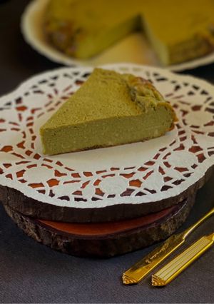A picture of Matcha Basque Cheesecake.