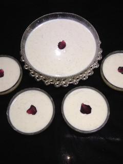 ખીર (Kheer Recipe In Gujarati) રેસીપી મુખ્ય ફોટો