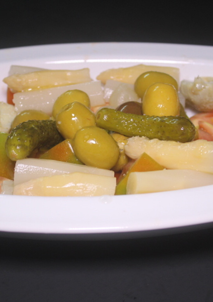 Una foto de Ensalada de espárragos y tomate