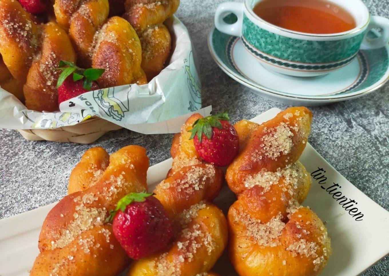 Kkwabaegi (Korean Twisted Doughnut)