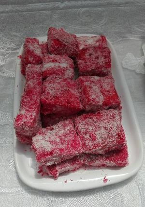 A picture of Strawberry snow squares.
