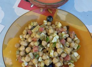 Una foto de Ensalada fría de garbanzos