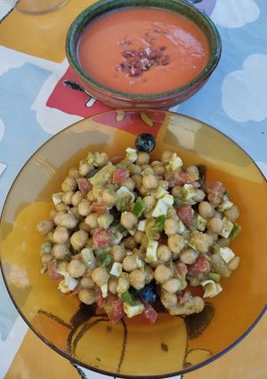 Una foto de Ensalada fría de garbanzos