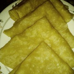A picture of Poori paratha.