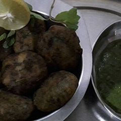 A picture of Hara bhara kabab.