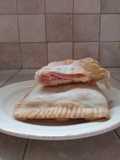 Pasteles de jamón y queso
