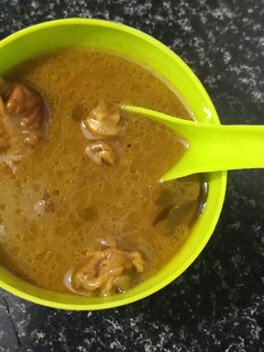 ஆட்டுக்கால் சூப்(mutton leg soup recipe in tamil) செய்முறை முக்கிய புகைப்படம்