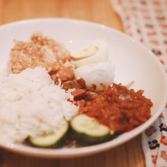 A picture of Nasi Lemak.