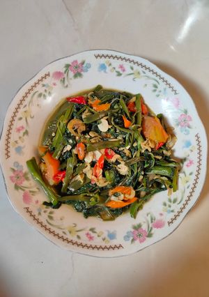 Foto resep Tumis Kangkung Rebon Saos Tiram