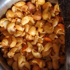 A picture of Macaroni with veggies #+3ingredients Challenge.