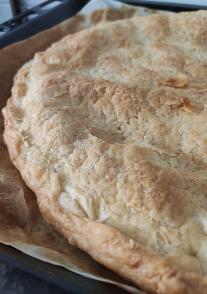 Una foto de Empanada de berenjena y atún