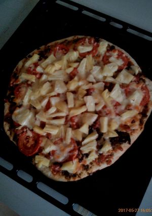 A picture of Hawaiian Pizza.
