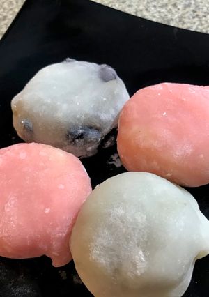 Una foto de DAIFUKU (Pastelito de Arroz con Pasta de Frijol Dulce)