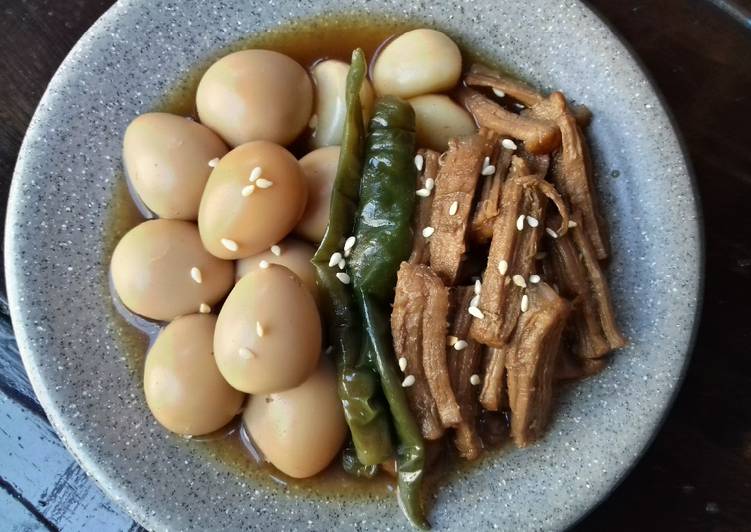 Korean Soy Braised Beef and Quail Eggs (Jangjorim:장조림)