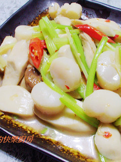 芹菜杏鮑菇炒干貝 的食譜成品照片