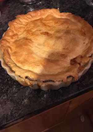 A picture of Turkey and Ham pie.