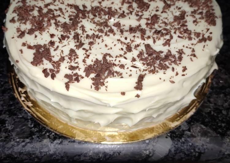 Bolo de Chocolate com Cobertura de Mascarpone