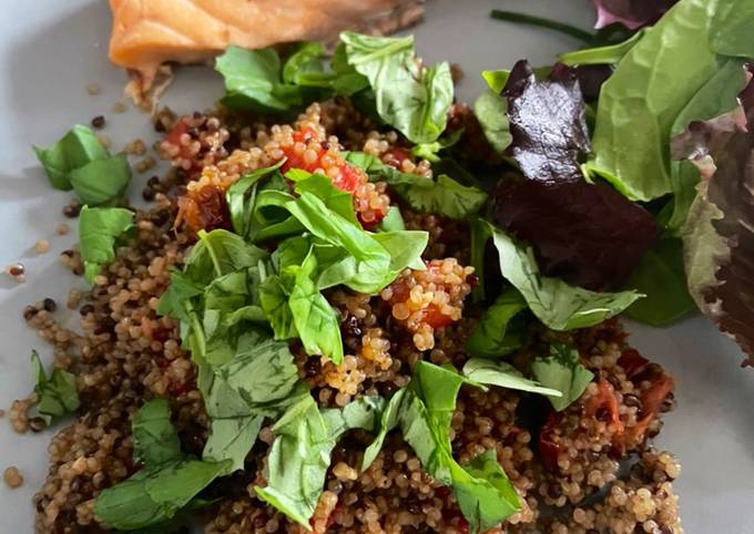 Warm Mediterranean Red Quinoa Salad 🥗