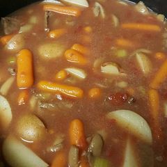 A picture of Hearty Beef & Veggie Soup.