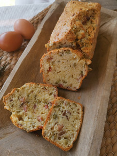 Une photo de Cake aux olives et lardons