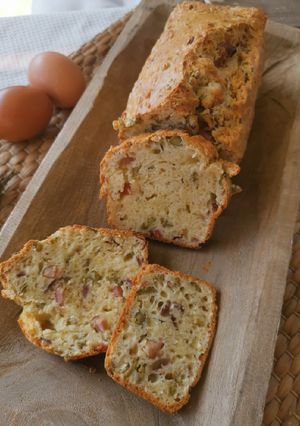 Une photo de Cake aux olives et lardons