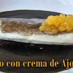 Una foto de Bacalao con crema de Ajo negro