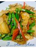 หมูสามชั้นผัดถั่วฮอยซินซอส