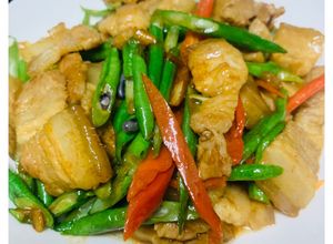 รูปของ หมูสามชั้นผัดถั่วฮอยซินซอส