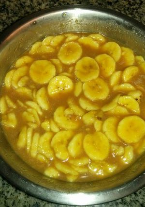 Una foto de Banana al ron con dulce de leche