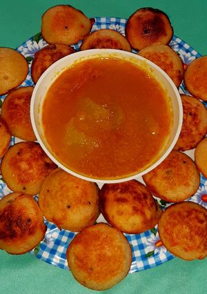 রাভা আপাম ও সম্বর (Rava Appam O Sambar recipe in Bengali) রেসিপির প্রধান ছবি