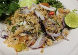 ข้าวผัดปลาทู