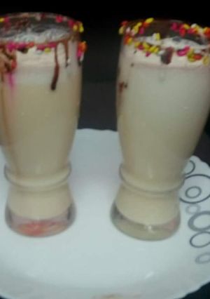 A picture of Cool orange milk shake.
