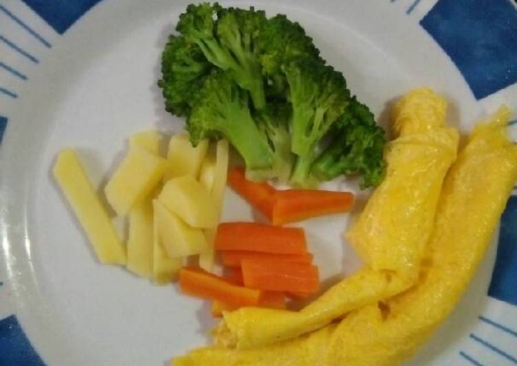 Macam macam Membuat Boiled Brocolli Potato and Carrot with Roll Egg Anti Gagal
