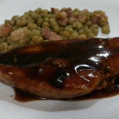 Una foto de Pollo con salsa de oporto