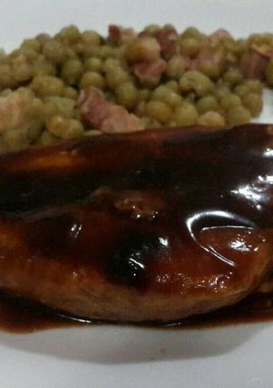 Una foto de Pollo con salsa de oporto