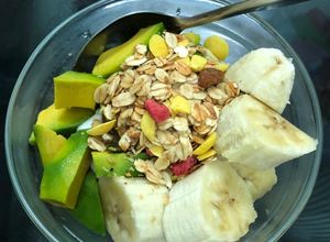 Hình của món Sữa chua hoa quả ngũ cốc (healthy).