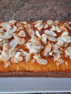 Una foto de Bizcocho de naranja muy esponjoso y delicioso 😋