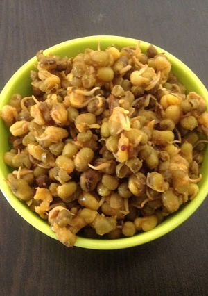 A picture of Vayda/Sprouts Gujju style.