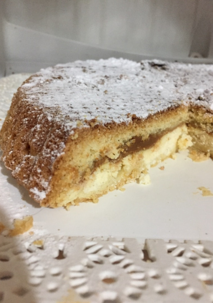 Una foto de Tarta de ricota y dulce de leche