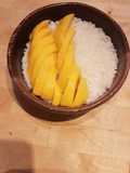 Arroz con coco y mango