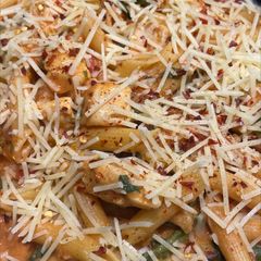 A picture of Shadra's Chicken Spinach Pasta.
