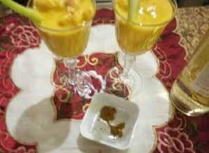 Una foto de Cocktail de camarones en salsa de mango