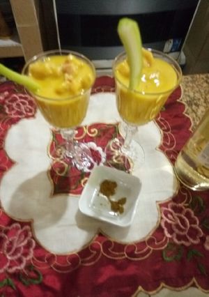 Una foto de Cocktail de camarones en salsa de mango