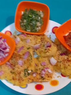 સુરતી લોચો (Surti Locho Recipe In Gujarati) રેસીપી મુખ્ય ફોટો