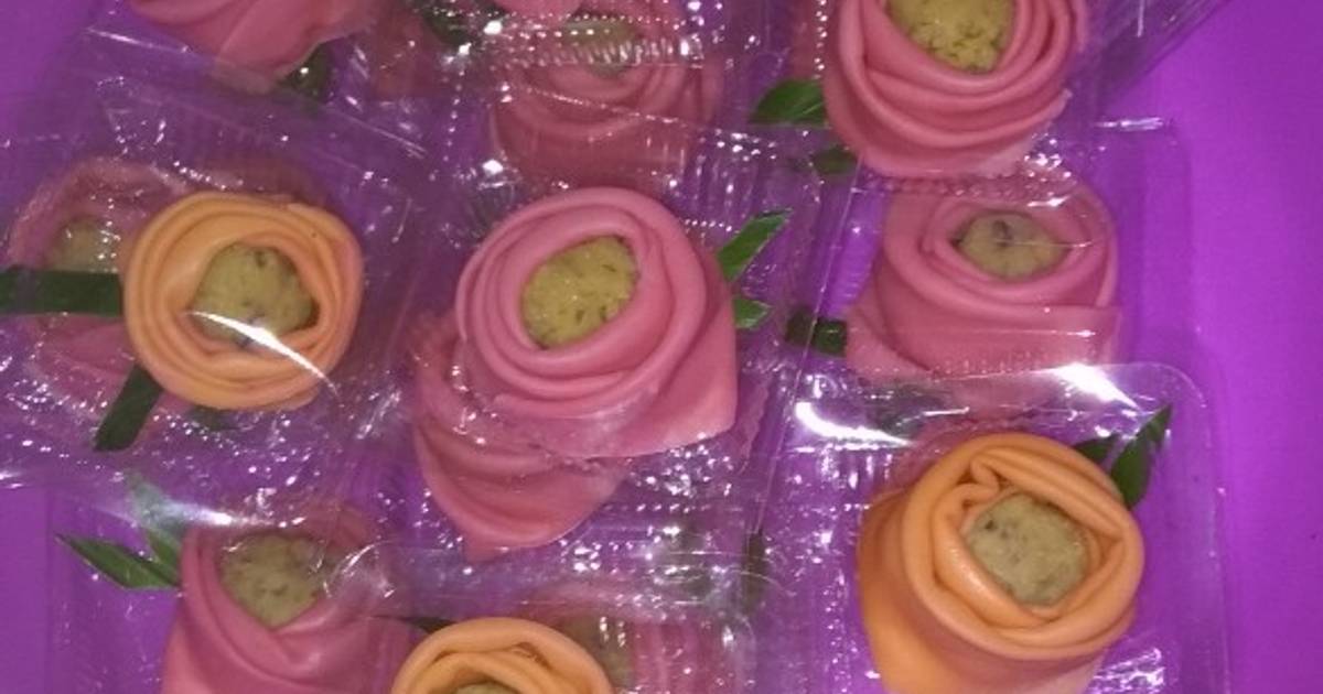 Kue Dadar Gulung Berwarna Hijau Menggunakan Bahan Pewarna Alami Yaitu Berbagai Kue